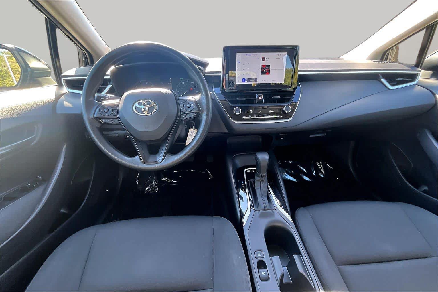 Used 2025 Toyota Corolla LE AWD/4WD image 15