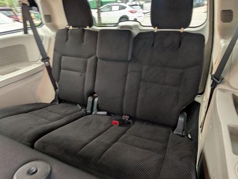 Used 2018 Dodge Grand Caravan SE image 14