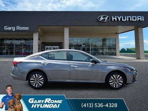 Used 2025 Nissan Altima 2.5 SV AWD/4WD image 11