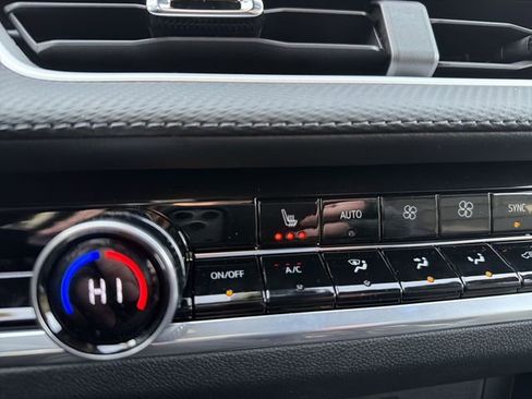 New 2026 Chevrolet Equinox LT w/ Convenience Package II image 34