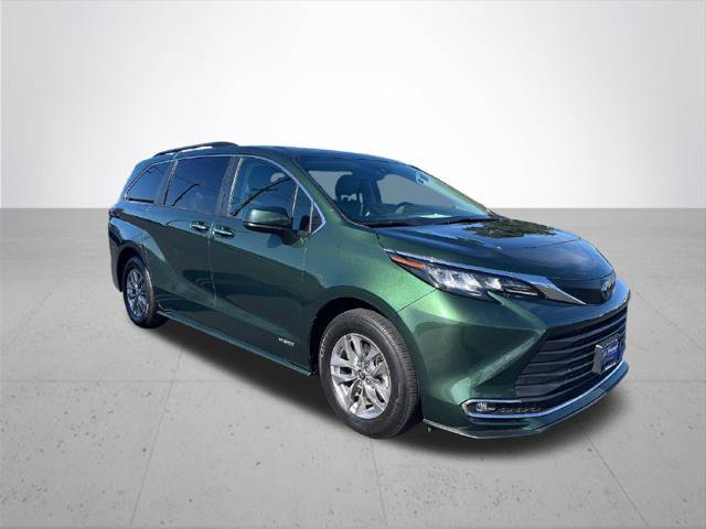 Certified 2021 Toyota Sienna XLE FWD image 5