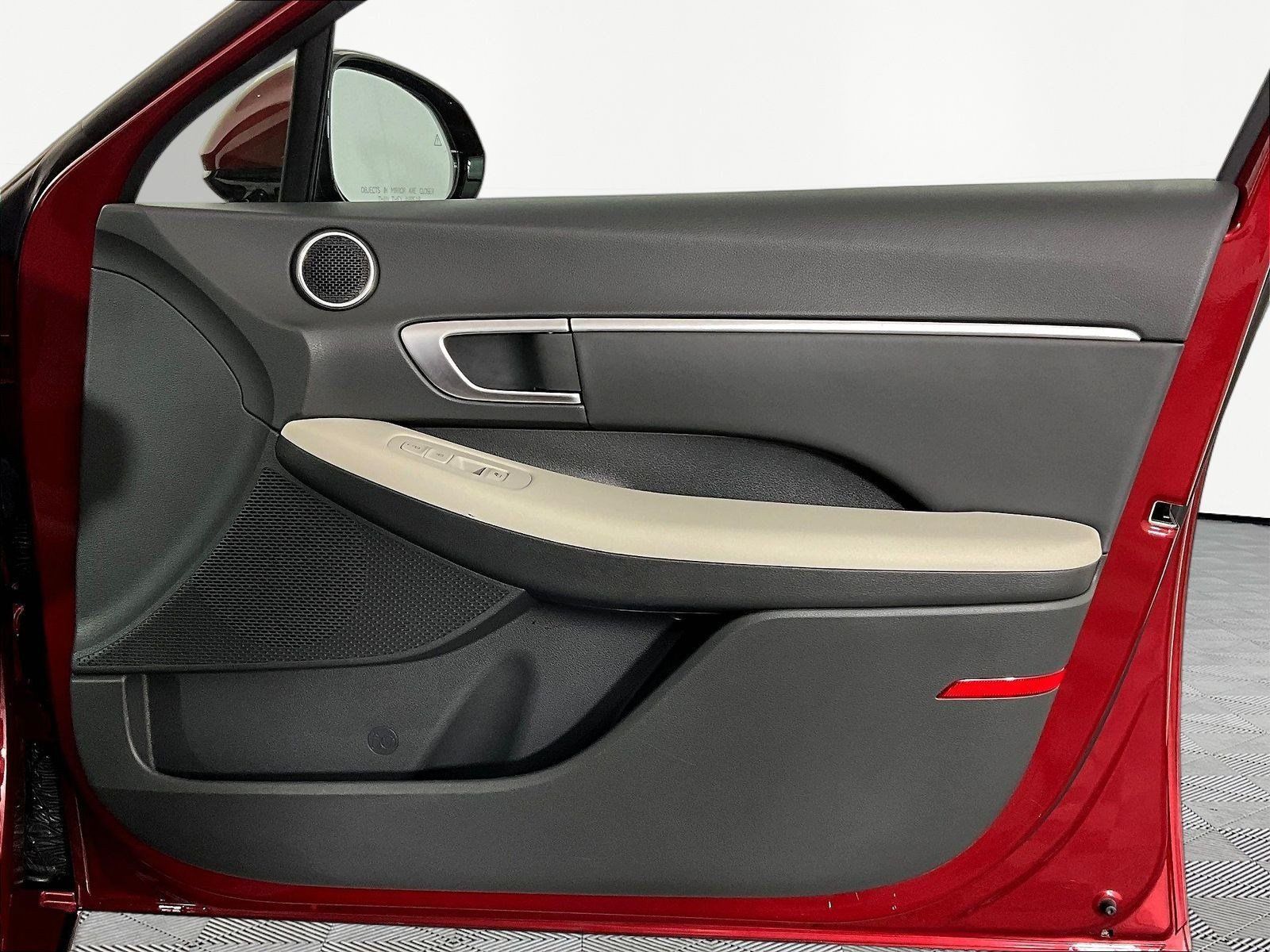 Used 2025 Hyundai Sonata SEL FWD image 26