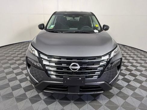 Used 2025 Nissan Rogue S AWD/4WD image 9