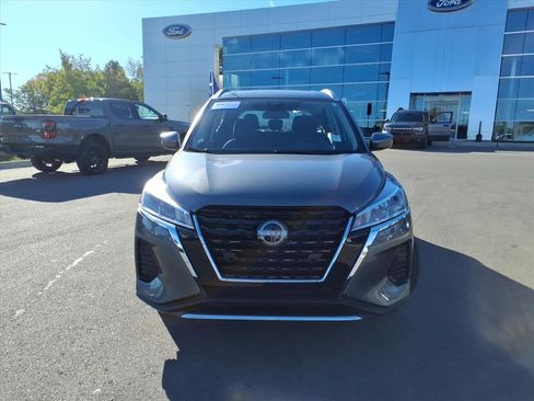 Used 2024 Nissan Kicks SV image 8