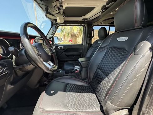 Used 2021 Jeep Gladiator Rubicon AWD/4WD image 9