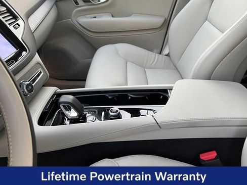 Certified 2025 Volvo XC90 B5 Plus w/ Protection Package Premier AWD/4WD image 15