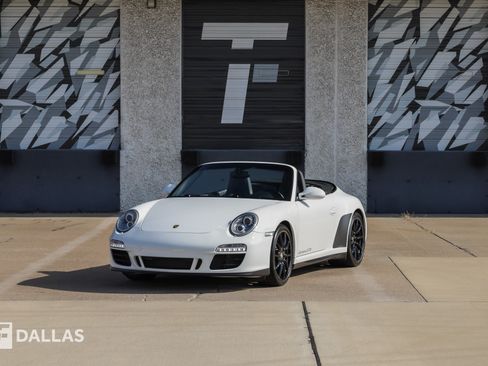 Used 2011 Porsche 911 Carrera GTS RWD image 5