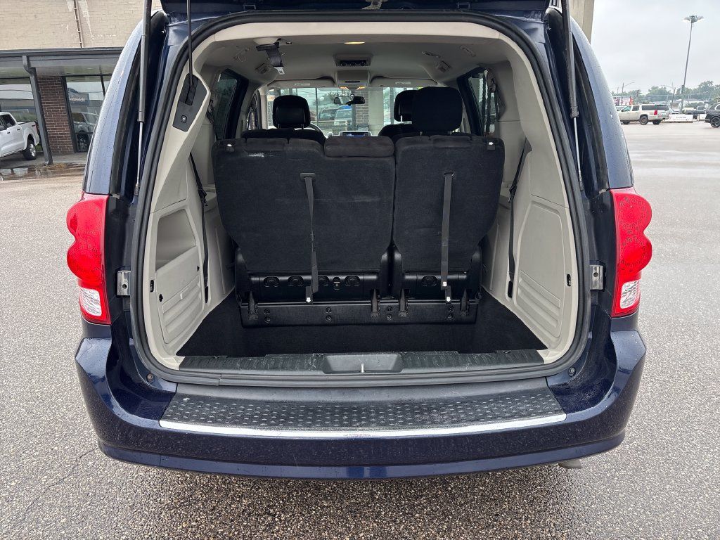 Used 2012 Dodge Grand Caravan SXT FWD image 26