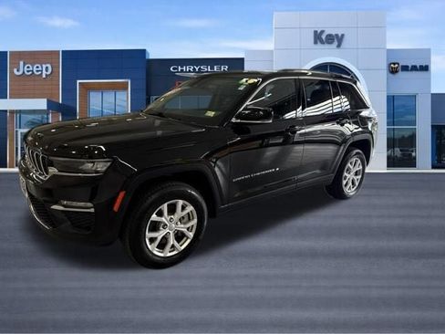 Used 2022 Jeep Grand Cherokee Limited AWD/4WD image 2
