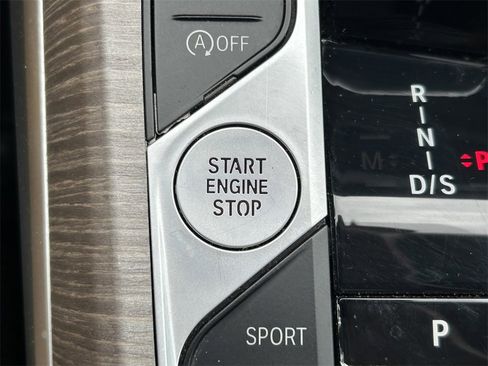 Used 2025 BMW 330i Sedan image 29