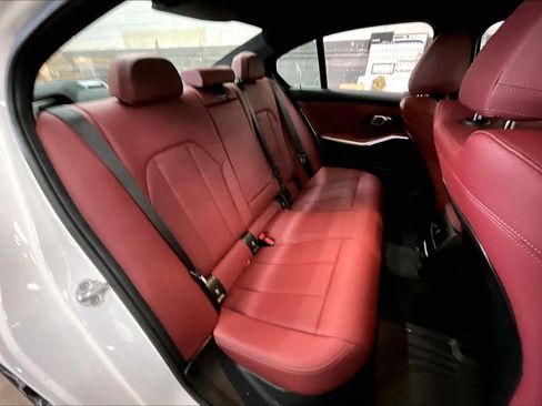 Used 2025 BMW 330i Sedan w/ Convenience Package image 30