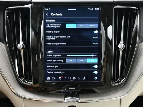 Used 2023 Volvo XC60 B5 Ultimate w/ Climate Package image 19