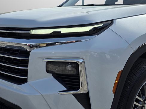 New 2026 Chevrolet Traverse LT w/ Driver Confidence Package FWD image 13