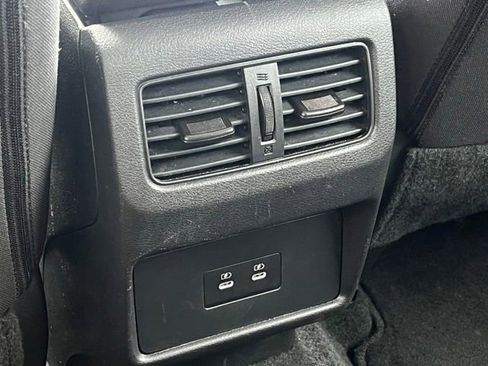 Used 2025 Nissan Rogue SV image 37