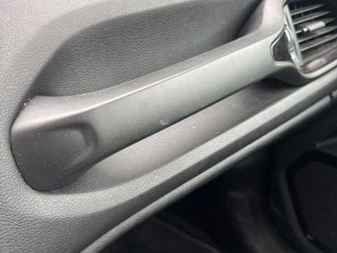 Used 2020 Jeep Renegade Altitude w/ UConnect 8.4 Nav Group FWD image 21