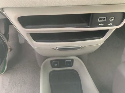 Used 2017 Chrysler Pacifica Touring-L image 21