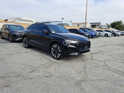 Used 2024 Audi Q8 Premium Plus w/ Premium Plus Package AWD/4WD image 3