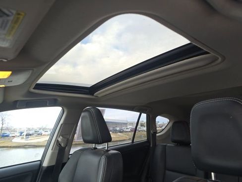 Used 2016 Toyota RAV4 Limited image 9