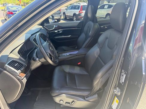 Used 2019 Volvo XC90 T5 Momentum w/ Protection Package Premier FWD image 8