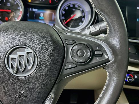 Used 2018 Buick Regal Essence w/ Driver Confidence Package #1 FWD image 19