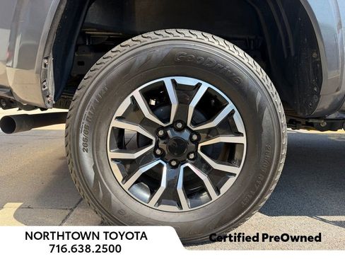 Used 2022 Toyota Tacoma TRD Sport AWD/4WD image 7