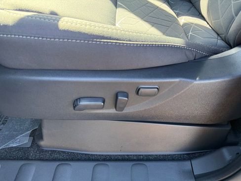 New 2026 Nissan Frontier SV image 6