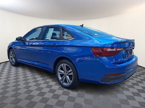 Used 2024 Volkswagen Jetta SE FWD image 7