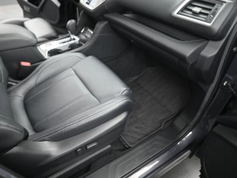 Used 2024 Subaru Ascent Limited image 21