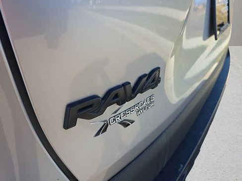 Used 2022 Toyota RAV4 XLE image 9