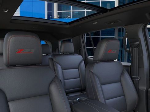 New 2026 Chevrolet Traverse Z71 w/ Driver Confidence Package image 27