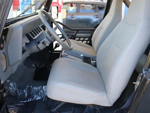 Used 1990 Jeep Wrangler S image 16