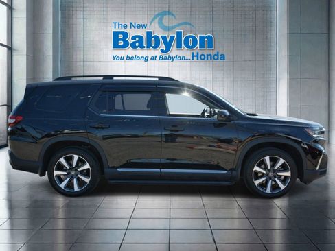 Used 2025 Honda Pilot Touring image 5