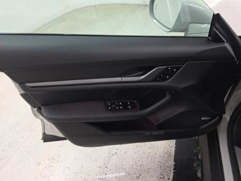 Used 2025 Porsche Taycan 4S w/ Premium Package AWD/4WD image 14