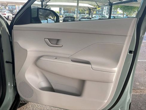 Certified 2025 Hyundai Kona SEL image 23