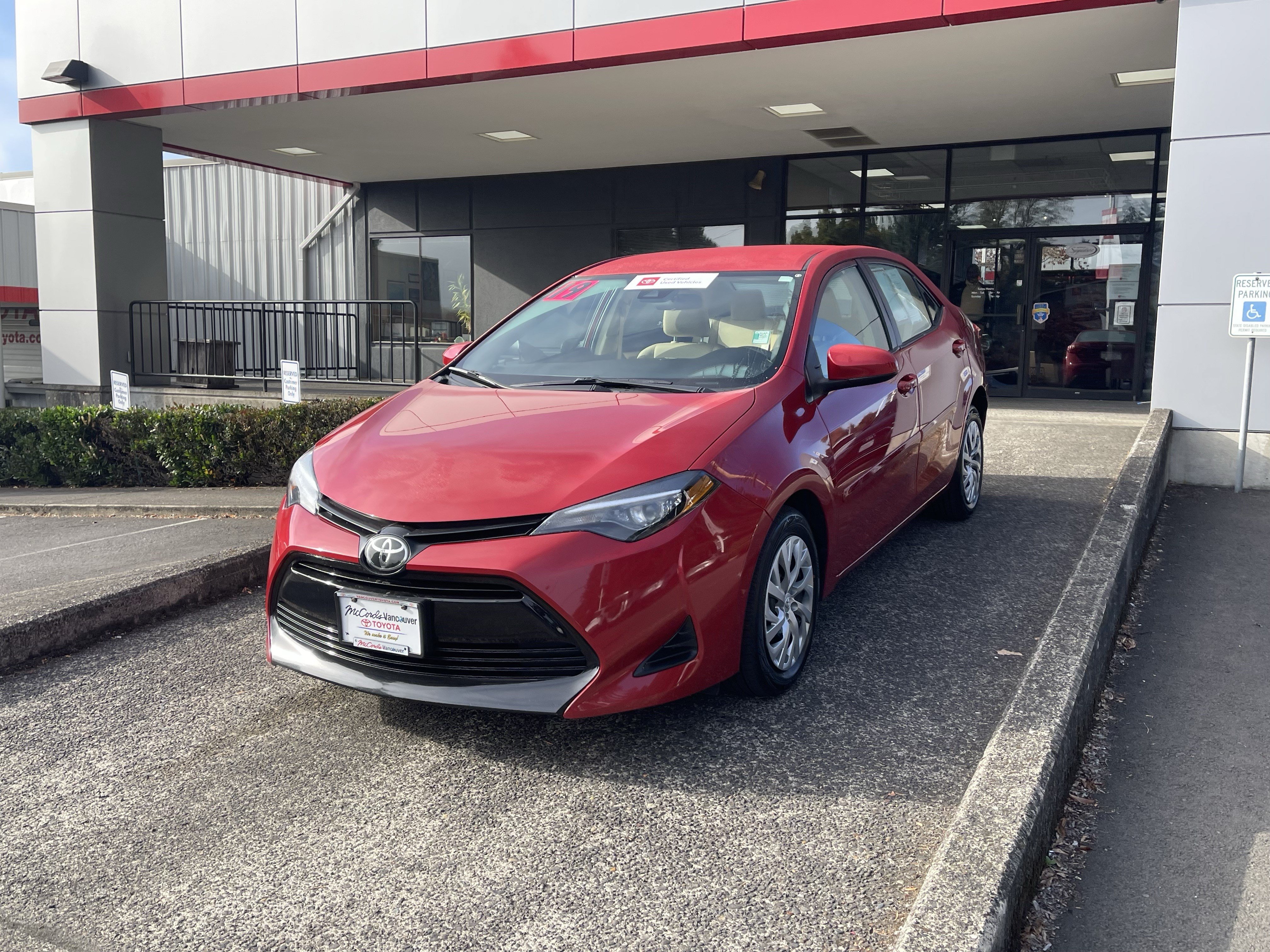 Certified 2019 Toyota Corolla LE FWD image 3