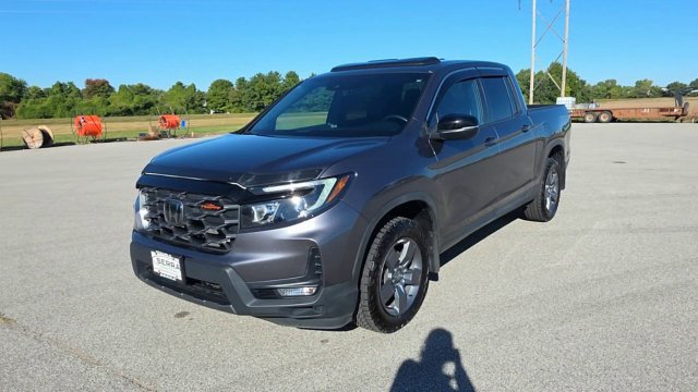 Used 2025 Honda Ridgeline TrailSport image 3