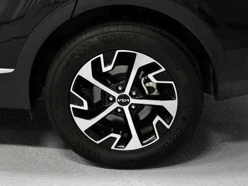 Used 2025 Kia Sportage EX w/ Premium Package AWD/4WD image 19