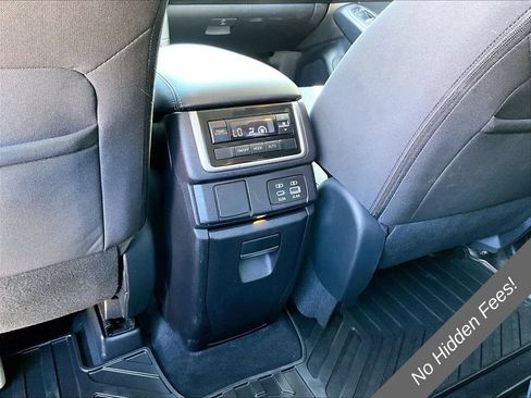 Used 2023 Subaru Ascent Premium w/ Convenience Package AWD/4WD image 29