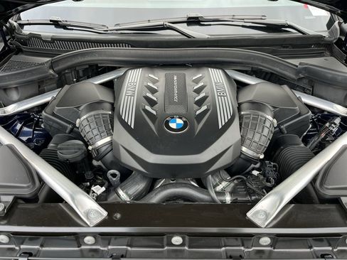 Used 2021 BMW X5 M50i w/ Executive Package image 27