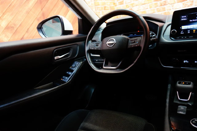 Certified 2025 Nissan Rogue SV AWD/4WD image 32
