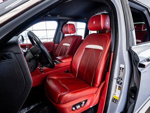 Used 2022 Rolls-Royce Cullinan image 40