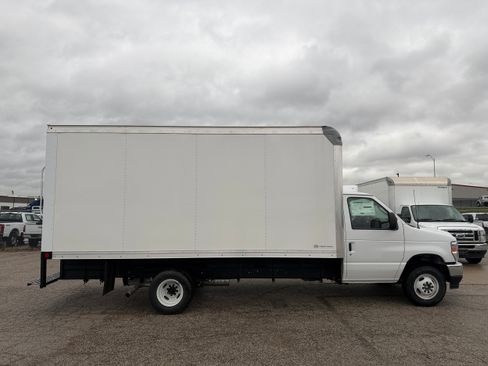 New 2027 Ford E-450 and Econoline 450 Super Duty w/ Power Equipment Group image 10