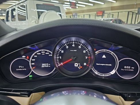 Used 2020 Porsche Cayenne image 32