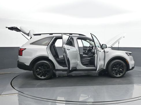 Used 2022 Kia Sorento S image 26