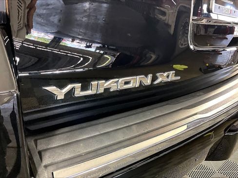 Used 2020 GMC Yukon XL Denali RWD image 28