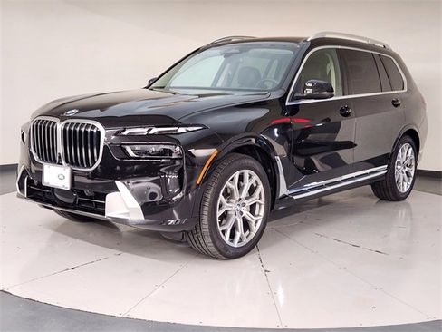 Used 2025 BMW X7 xDrive40i image 1