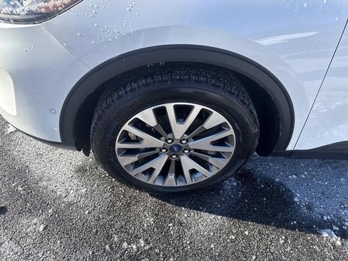 Used 2021 Ford Escape Titanium image 13