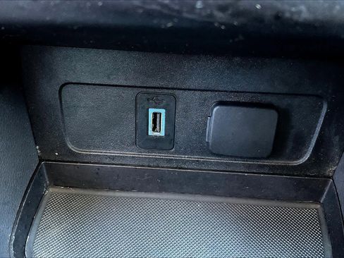 Used 2017 Ford Escape Titanium image 31