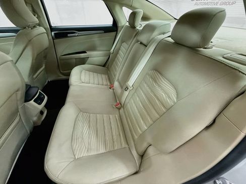 Used 2016 Ford Fusion SE FWD image 22