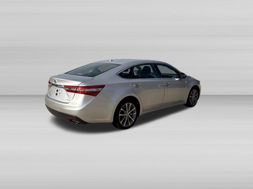 Used 2014 Toyota Avalon XLE Touring FWD image 3